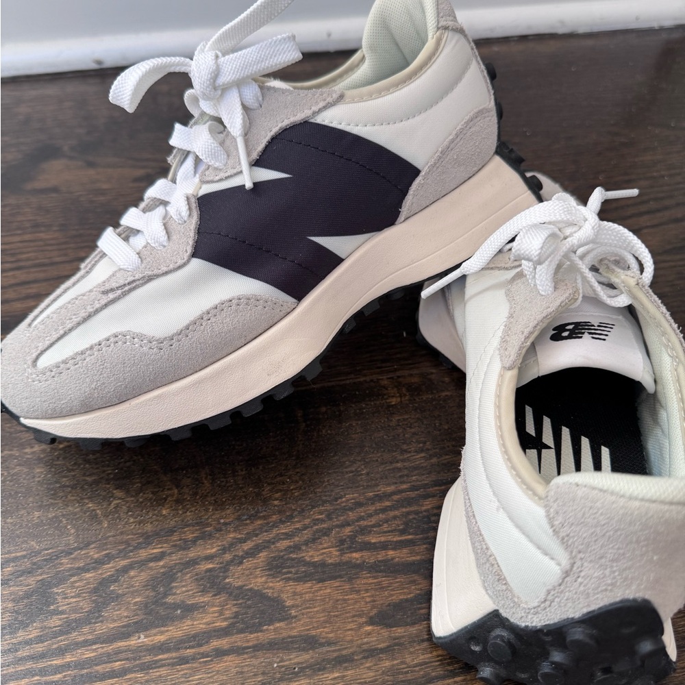 New Balance 327 White and Black Sneakers